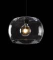 Elle se compose d'un large abat-jour en verre transparent, qui laisse parfaitement voir l'ampoule à filament à l'intérieur.