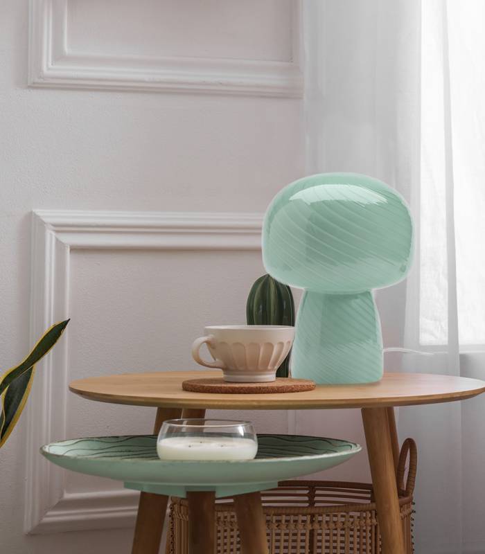 Parfaite en lampe de chevet ou d’appoint dans un salon ou une chambre