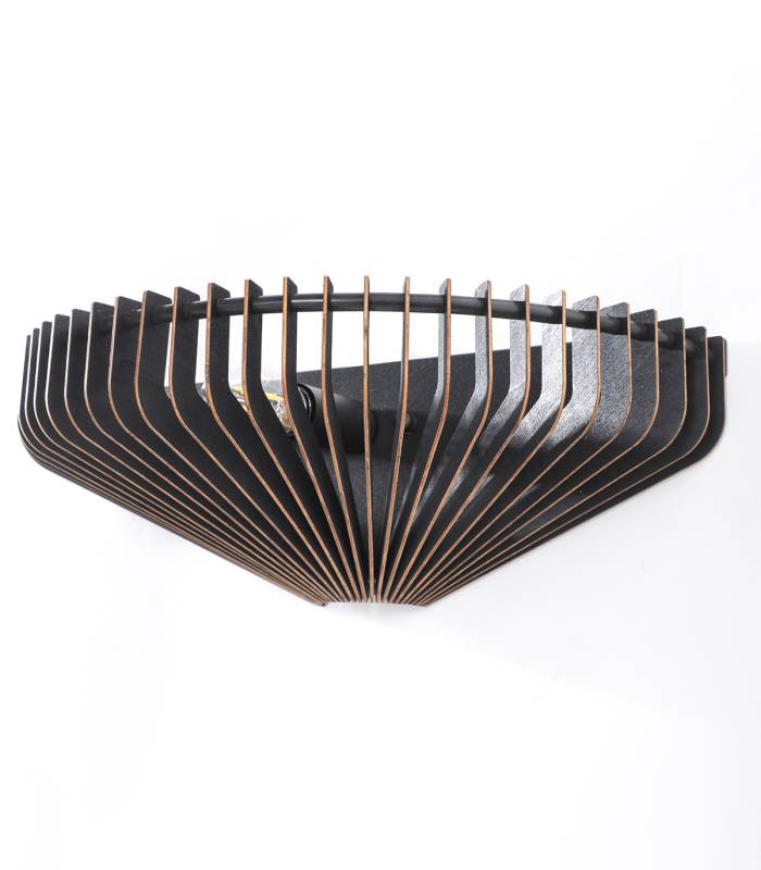 L'applique Calum présente un design moderne et épuré, alliant élégance et minimalisme