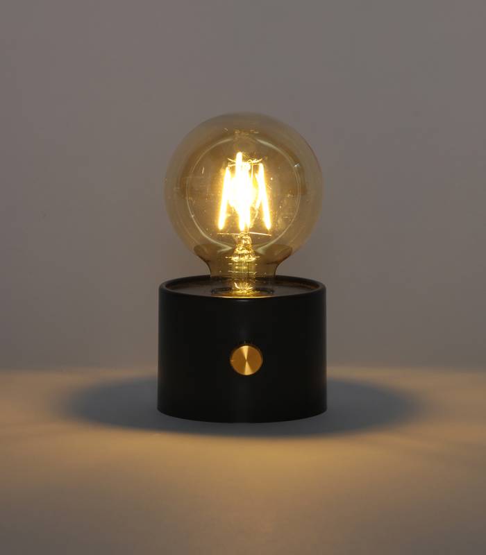 Lumière douce et style moderne : la lampe POPY noire sublime votre déco