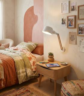 applique blanc et en bois pour chambre